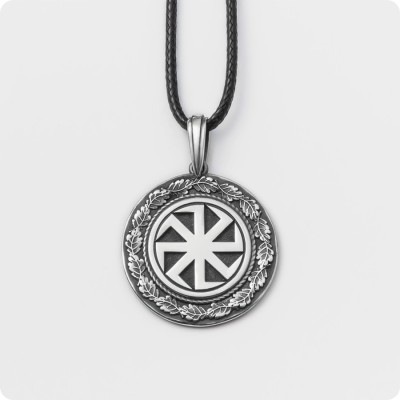 Оберег Коловрат из серебра в дубовых листьях